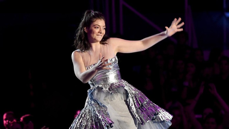 Lorde Jawab Rumor Kencan dengan Jack Antonoff Lorde Jawab Rumor Kencan dengan Jack Antonoff