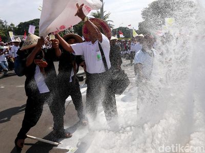 Tuntut Harga Gula Naik, Ribuan Petani Tebu Demo di Istana