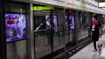 Foto: Stasiun Kereta Bawah Tanah yang Jelek di Luar Bagus di Dalam