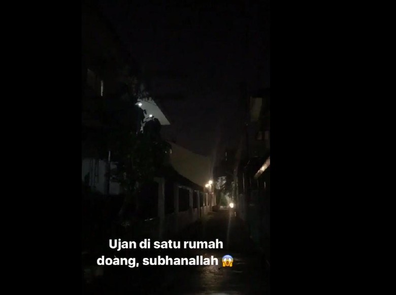 Hujan Satu Rumah di Tebet, LAPAN: Tidak Mungkin Hujan Satu Rumah di Tebet, LAPAN: Tidak Mungkin