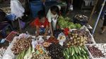 Belanja dengan Dua Mata Uang di Pasar Perbatasan Entikong