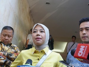 Senggolan Mobil Berujung Pengeroyokan Fitri di Jl Sudirman