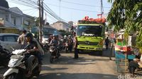 Kecelakaan Truk di Jl Hankam, Lalin ke Pondok Gede Plaza Macet