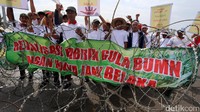 Di sisi lain, petani tebu juga mengeluhkan penetapan harga eceran tertinggi (HET) gula Rp 12.500/kg. Petani sendiri menginginkan harga HET gula setidaknya Rp 14.000/kg.