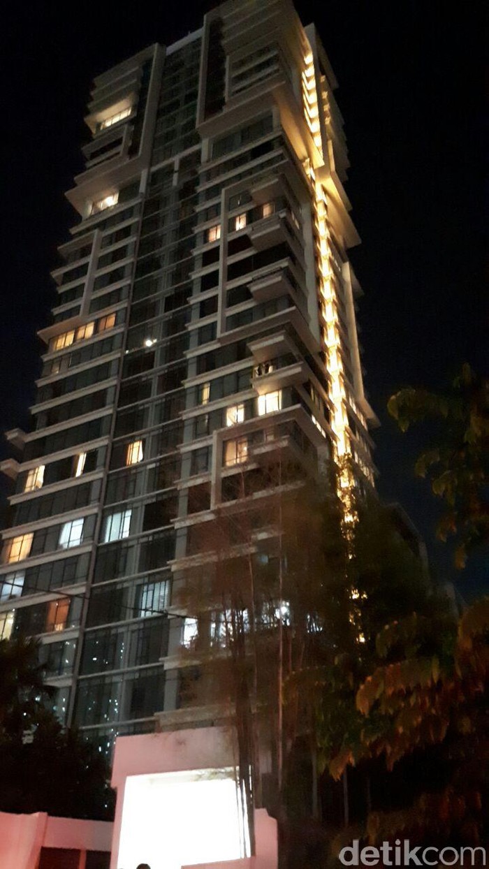 Api Apartemen Setiabudi Padam, Warga Berkumpul di Titik Aman