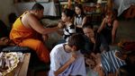 Tato yang Menyakitkan dan Membawa Keberuntungan di Thailand