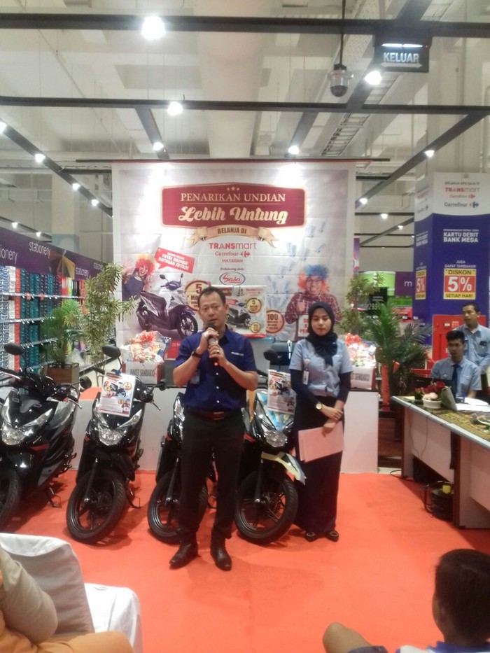 Pengundian Hadiah Belanja Lebih Untung di Transmart Carrefour Mataram
