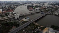 Sungai Chao Phraya relatif cukup bersih meski airnya tampak keruh./Foto: AFP