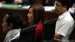 Foto: Begini Penampilan Istri Andi Narogong Saat Bersaksi