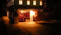 Museum unik ini didirikan oleh Patricia dan Walter Arnell. Pat mulai mengumpulkan koleksi miniatur sejak tahun 1930-an. Museum ini berada di Jalan E Camp Lowell Dr No 4455, Tuscon, Arizona (The Mini Time Machine Museum of Miniatures/Facebook)