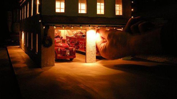 Museum unik ini didirikan oleh Patricia dan Walter Arnell. Pat mulai mengumpulkan koleksi miniatur sejak tahun 1930-an. Museum ini berada di Jalan E Camp Lowell Dr No 4455, Tuscon, Arizona (The Mini Time Machine Museum of Miniatures/Facebook) Museum unik ini didirikan oleh Patricia dan Walter Arnell. Pat mulai mengumpulkan koleksi miniatur sejak tahun 1930-an. Museum ini berada di Jalan E Camp Lowell Dr No 4455, Tuscon, Arizona (The Mini Time Machine Museum of Miniatures/Facebook)