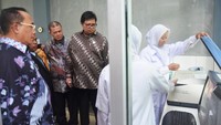 Fasilitas laboratorium yang dimiliki SMAK Padang tergolong modern karena disesuaikan dengan yang digunakan oleh industri saat ini.  Foto: dok. Kemenperin