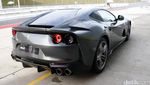 Duduk di Kemudi Ferrari Tercepat