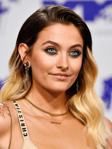  Foto: 10 Selebriti Tampil Cantik dengan Makeup Terbaik di MTV VMA 2017