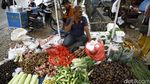 Belanja dengan Dua Mata Uang di Pasar Perbatasan Entikong
