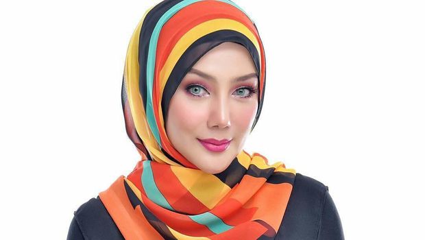 Erra Fazira mantan istri Engku Emran