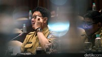 Sementara, Tjahjo didampingi Dirjen Otonomi Daerah Kemendagri Sumarsono dan Plt Sekjen Kemendagri Hadi Prabowo.