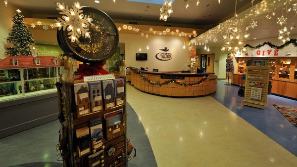 Di dalam museum ini jumlah koleksinya mencapai 275 yang terdiri dari miniatur, rumah kayu, artefak, dan patung-patung (The Mini Time Machine Museum of Miniatures/Facebook) Di dalam museum ini jumlah koleksinya mencapai 275 yang terdiri dari miniatur, rumah kayu, artefak, dan patung-patung (The Mini Time Machine Museum of Miniatures/Facebook)