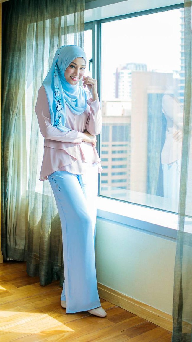 Erra Fazira tak hanya berperan sebagai selebriti tapi juga punya berbagai bisnis. Foto: Dok. Instagram @errafazira