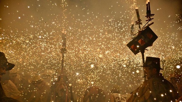 Foto: Pesta Kembang Api yang Keren di Spanyol - Foto 5