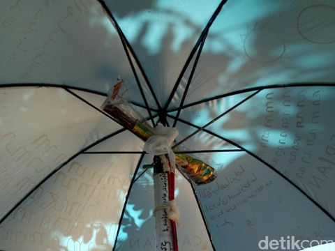 Ada Pawang Hujan/