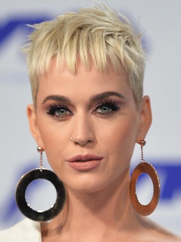  Foto: 10 Selebriti Tampil Cantik dengan Makeup Terbaik di MTV VMA 2017