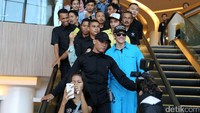 Makassar menjadi kota pertama yang disinggahi para cast film terlaris di Indonesia itu.