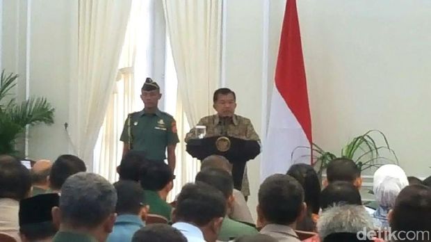 Wapres JK memberikan kuliah umum kepada Peserta PPRA LVI dan PPSA XXI Tahun 2017 Lemhanas RI di Istana Wapres.