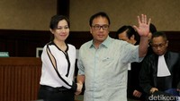 Basuki dan Ng Fenny terbukti melanggar Pasal 6 ayat 1 huruf a UU Nomor 20 Tahun 2001 tentang Pemberantasan Tindak Pidana Korupsi Jo Pasal 55 ayat 1 ke-1 dan Pasal 64 ayat 1 KUHP.
