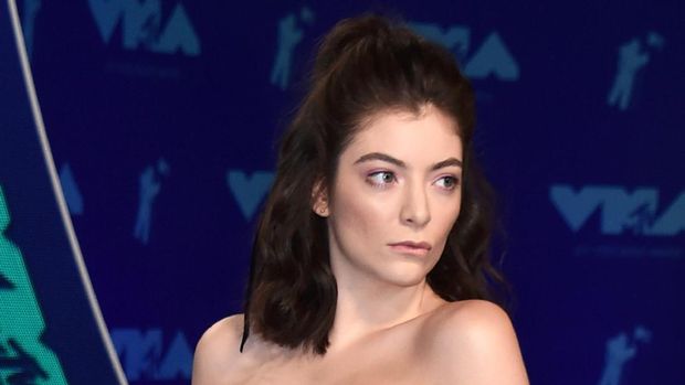 Oh My Lorde! Tatanan Rambut Kusut Saja, Lorde Tetap Cantik di MTV VMA