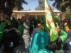Karyawan Pabrik Sepatu di Pasuruan Wadul Disnaker Tolak PHK