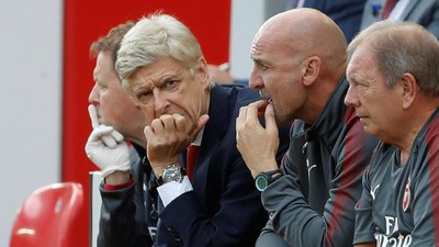 Macam-Macam Ekspresi Wenger Saat Timnya Dilumat Liverpool