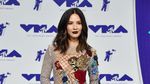 Wanita Seksi di MTV VMA 2017, Afif Kalla Punya Pacar Cantik