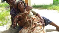  Otoritas Bangladesh telah mengusir 90 warga Rohingya yang mengungsi dari negara bagian Rakhine, Myanmar yang kembali dilanda kekerasan. Mereka tetap dipulangkan paksa meski telah memohon agar tidak dipulangkan ke Myanmar. /Foto: AFP