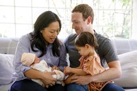 Mark Zuckerberg, pendiri sekaligus CEO Facebook, tengah berbahagia. Ia bersama sang istri, Priscilla Chan, baru saja dikaruniai putri kedua.