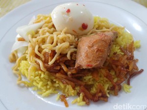 Belum Sah ke Ternate, Kalau Belum Coba Nasi Kuning