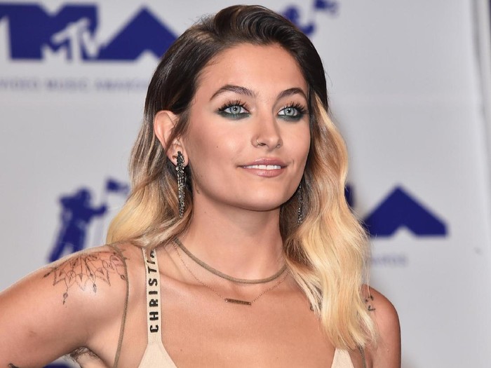 INGLEWOOD, CA - AUGUST 27:  Paris Jackson attends the 2017 MTV Video Music Awards at The Forum on August 27, 2017 in Inglewood, California.  (Photo by Frazer Harrison/Getty Images)