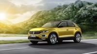 Mobil selanjutnya bergaya SUV Crossover, Volkswagen T-Roc. Mobil ini laku sebanyak 16.496 unit. Foto: The Motor Report