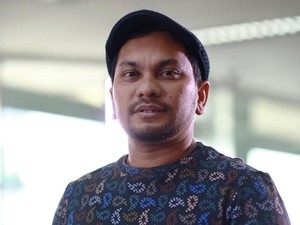 Tompi Pajang Ekspresi Lihat Orang Tua Gebrak Meja, Sindir Prabowo?