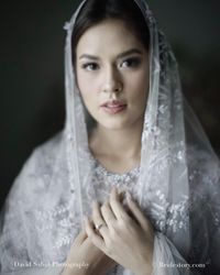 4 Momen Cantik Raisa Berkebaya, dari Lamaran sampai Ngeuyeuk Seureuh