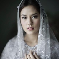Pernikahan Raisa dan Hamish Daud menjadi agenda paling ditunggu akhir pekan ini. Seperti diketahui, keduanya akan melangsungkan pernikahan pada 3 September mendatang. Melihat Raisa yang selalu tampil cantik dengan balutan kebaya tradisional ataupun gaun modern saat tampil menyanyi, pilihan gaunnya saat menikah sudah tentu membuat banyak orang penasaran. Menurut prediksi Wolipop, Raisa akan sangat cantik saat tampil dengan gaun-gaun ini. Foto: Dok. Instagram/Bridestory