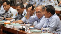 Plt Dirjen PAS Mamun memberikan penjelasan kepada Pansus Angket KPK.