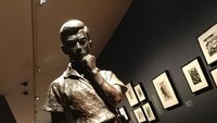 Traveler penikmati karya seni pastinya bakalan betah di sini. Aneka pameran sering digelar di Galeri Nasional Singapura (Tri Ispranoto/detikTravel)