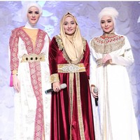 Ada Terry Putri yang juga menampilkan koleksi Anniesa Hasibuan di awal kariernya. Foto: Dok. Instagram