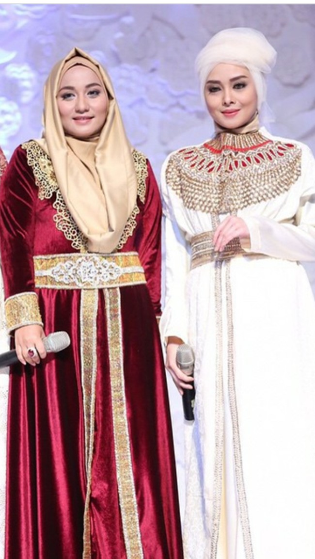 Ada Terry Putri yang juga menampilkan koleksi Anniesa Hasibuan di awal kariernya. Foto: Dok. Instagram