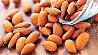 Kacang almond yang kaya akan vitamin E tidak hanya memingkatkan sistem kekebalan tubuh, namun kacang almond juga dapat mengurangi stres dan penyebab flu lainnya. Foto: Istimewa