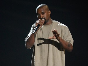Dukung Trump, Kanye West Di-unfollow Musisi dan Jutaan Orang Lain