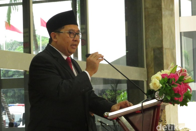 Fadli Zon Bandingkan Elektabilitas Jokowi dengan Putin dan Duterte Fadli Zon Bandingkan Elektabilitas Jokowi dengan Putin dan Duterte
