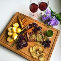 Karena Warnanya Cantik, Kembang Kol Ungu Kini Kian Populer