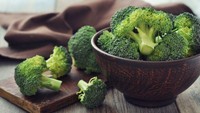 Brokoli mengandung vitamin A, C dan E, juga mengandung banyak antioksidan glutathione. Karenanya brokoli menjadi sayuran yang sempurna untuk memerangi penyakit. Foto: Istimewa